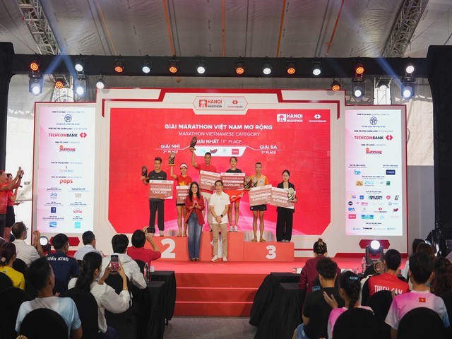 trao-giai-viet-nam-mo-rong-1759707299.jpg