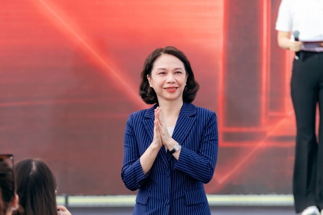 ba-vu-thu-ha-pho-chu-tich-ubnd-tp-ha-noi-1790933116.jpg