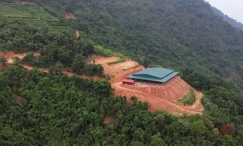 Hòa Bình xử lý công trình 'khủng' xây trái phép trên đất rừng