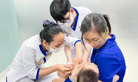 Gần 5.000 trẻ dưới 9 tháng tiêm vaccine sởi tại VNVC