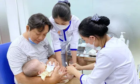 Có thể tiêm vaccine phế cầu cùng lúc 6 trong 1?