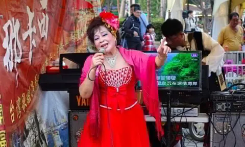 Một loạt bài karaoke vào nhóm 'thịnh hành' YouTube sau mùa Tết