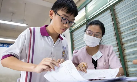 Sắp có quy định mới về lương dạy thêm giờ cho giáo viên công lập