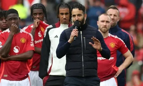 Manchester United bay gấp sang châu Á sau mùa giải tệ hại