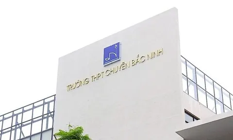 Hai trường chuyên đầu tiên đổi tên sau hợp nhất tỉnh thành