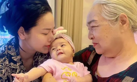 Mẹ từ quê lên phụ Nhật Kim Anh chăm con gái
