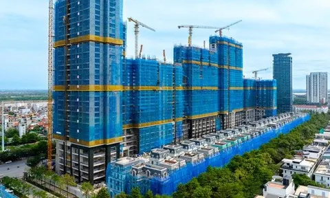 Soi tiến độ hai dự án hàng hiệu Noble Crystal của Sunshine Group tại Hà Nội