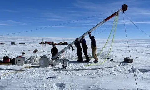 Tìm thấy mẫu không khí 6 triệu năm tuổi dưới băng ở Nam Cực