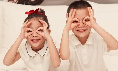 Hình ảnh ngọt ngào nhân dịp sinh nhật của cặp song sinh nhà Hồ Ngọc Hà - Kim Lý