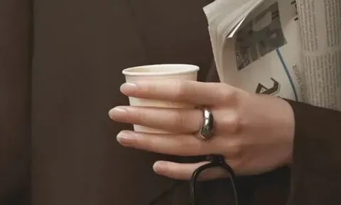 Nail màu nude trở thành xu hướng thống trị giới làm đẹp