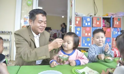 Những thầy giáo đặc biệt ở Thanh Hoá: 30 năm làm "người cha thứ 2" của trẻ