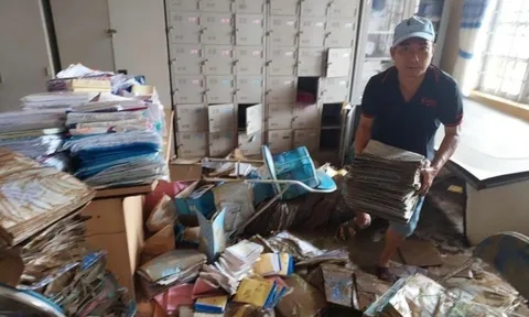 Vật lộn đưa trẻ trở lại trường sau lũ miền Trung