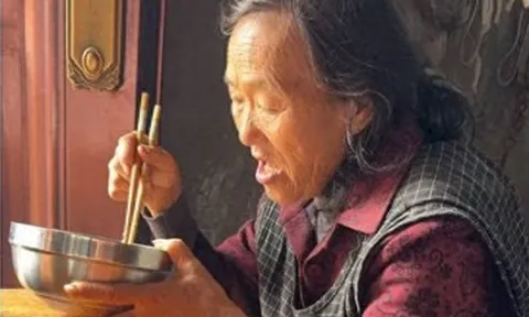 Bà lão thất lạc 50 năm tìm thấy người thân chỉ sau 2 giờ nhờ cộng đồng mạng