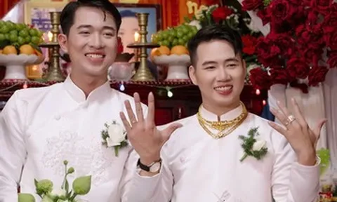 Hai chàng trai làm đám cưới, gia đình nấu 100 mâm cỗ, tặng vàng, sổ đỏ