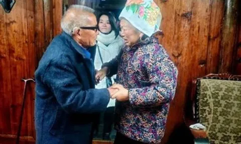 50 năm mất liên lạc, người đàn ông tìm lại được người thân chỉ trong 1 ngày