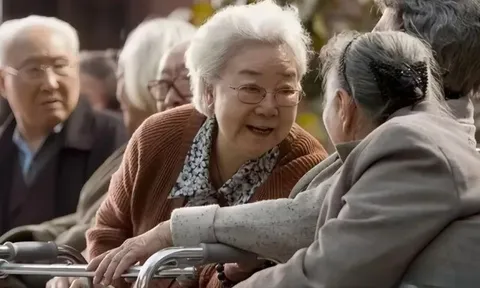 Y tá trưởng thâm niên 10 năm: Trong viện dưỡng lão, kiểu người già phụ thuộc con cái thường đáng thương nhất!