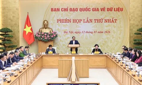 Thủ tướng chủ trì phiên họp thứ nhất Ban Chỉ đạo quốc gia về dữ liệu