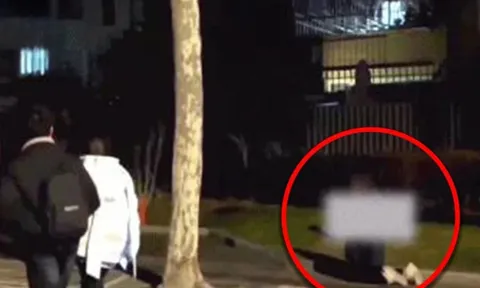 Mẹ Trung Quốc gây phẫn nộ vì bắt con gái bò bằng đầu gối