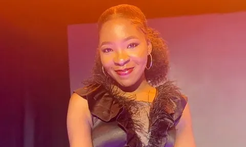 Nữ ca sĩ bị rắn độc cắn tử vong khi đang ngủ