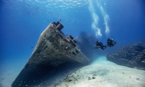 Có gì dưới 'tam giác quỷ' Bermuda?