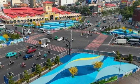 Chủ tịch Hội Kiến trúc sư TPHCM: Màu mái hiện tại của chợ Bến Thành chưa phù hợp