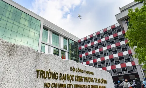 Thư viện 20 tỷ đồng trong trường đại học công lập ở TP.HCM