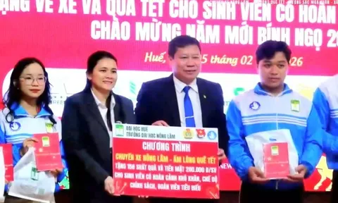 Những tấm vé xe Tết mang đầy tình yêu thương