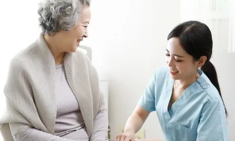 Không cần con cái phụng dưỡng, tôi tự bỏ tiền thuê giúp việc chăm sóc, sau 3 tháng mới thấy bất ngờ