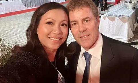 Hoa hậu Ngô Mỹ Uyên và chồng Tây là giáo sư: Không có hôn thú, tiền ai nấy giữ