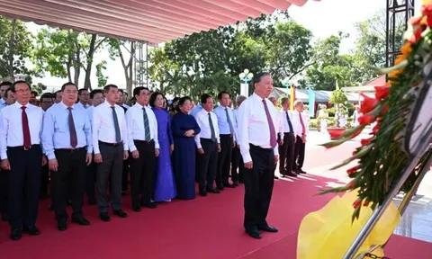 Tổng Bí thư Tô Lâm dâng hương, tri ân các anh hùng liệt sĩ tại Tây Ninh