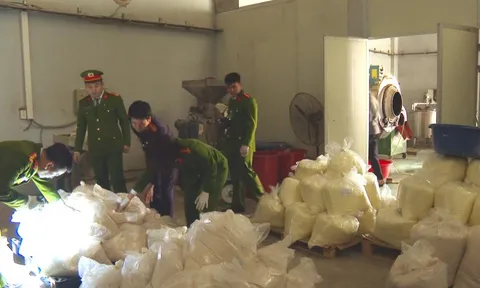 Phát hiện 200.000 hộp sản phẩm giả trị ung thư được tiêu thụ trong 3 năm - cơ quan Công an vào cuộc bắt giữ 10 đối tượng