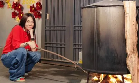 Mỹ Tâm cực xinh bên nồi bánh Tét, NSND Trịnh Kim Chi trong biệt thự triệu đô