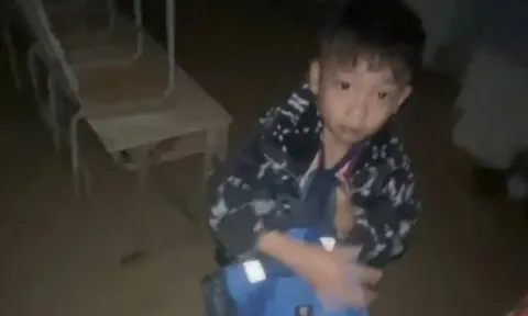 Vụ học sinh lớp 1 bị bỏ quên trong lớp: Công an phát cảnh báo