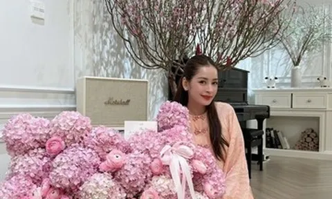 Biệt thự chục tỷ của NSND Trịnh Kim Chi và ca sĩ Chi Pu rực rỡ ngày Tết