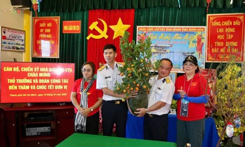 Đón Xuân nơi 'thành lũy thép' Nhà giàn DK1