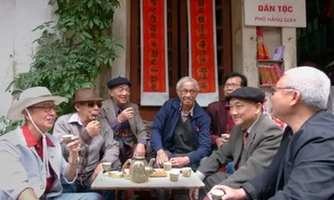 Nhiếp ảnh gia 74 tuổi kể Tết Hà Nội xưa và những cuộc dạo phố đêm giao thừa