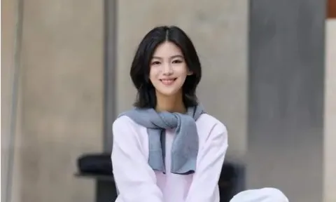 Áo len kết hợp quần ống rộng dễ mặc, tôn dáng