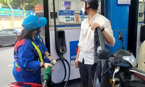 Diễn biến khó lường, giá dầu thế giới biến động tăng, Bộ Công Thương ra chỉ đạo khẩn