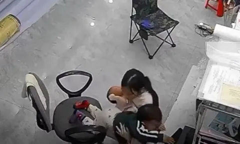 Camera ghi cảnh chị gái một tay bế em sơ sinh, một tay cứu em trai 3 tuổi thoát nạn khiến phụ huynh Việt tranh luận