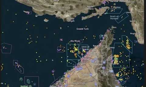 Eo biển Hormuz gần như tê liệt, hơn 700 tàu chở dầu mắc kẹt