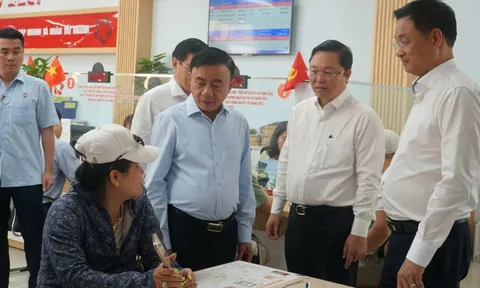 Thường trực Ban Bí thư Trần Cẩm Tú tiếp xúc cử tri Đà Nẵng