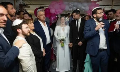 Đám cưới đặc biệt trong hầm trú bom của cặp đôi Israel