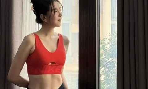 Lý Nhã Kỳ U50 vẫn sexy, MC Mai Ngọc 'gái một con trông mòn con mắt'