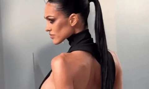 Đỏ mặt vì chiếc váy đi tiệc quá táo bạo của nữ diễn viên 25 tuổi ở Oscar