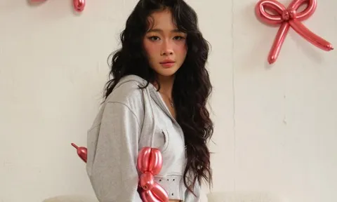 Nhan sắc trẻ trung gợi cảm của 'tân binh' phim 'Song hỷ lâm nguy'