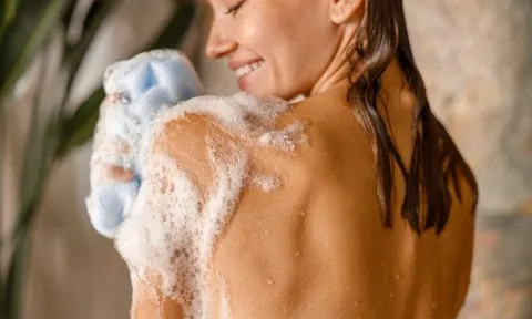 Quy trình chăm sóc da mọi phụ nữ U50 cần biết