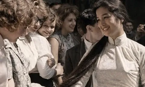 NSND Trà Giang đẹp mê đắm thủa thanh xuân, MC Lại Văn Sâm trở lại trên VTV3