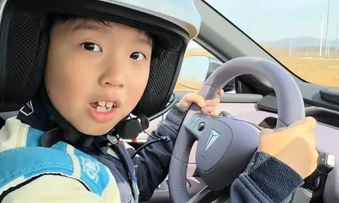 Tay đua xe rally chuyên nghiệp trẻ nhất Trung Quốc mới 7 tuổi