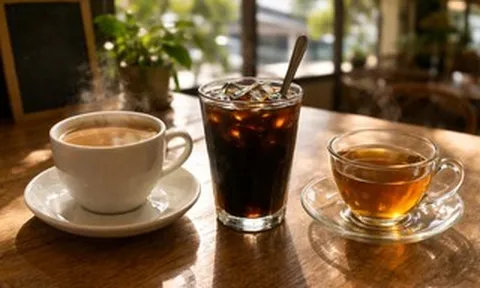 Uống cà phê và trà, người thiếu ngủ ngừa được một bệnh nguy hiểm