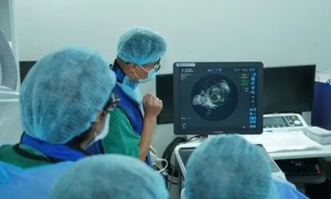 Cụ ông 89 tuổi thoát nguy cơ hoại tử nhờ can thiệp laser nội mạch